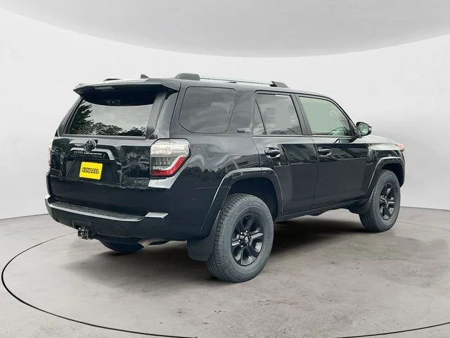 Used 2022 Black Toyota SR5 Premium image 5