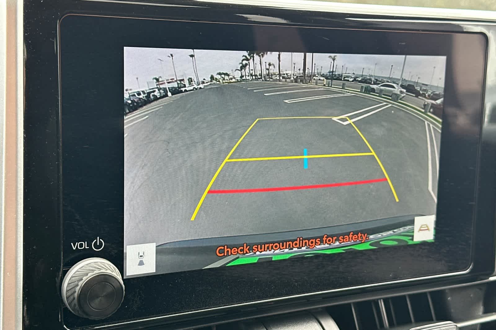 2025 Toyota RAV4 XLE - Photo 18