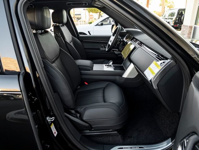 New 2026 Santorini Black Land Rover SE image 34