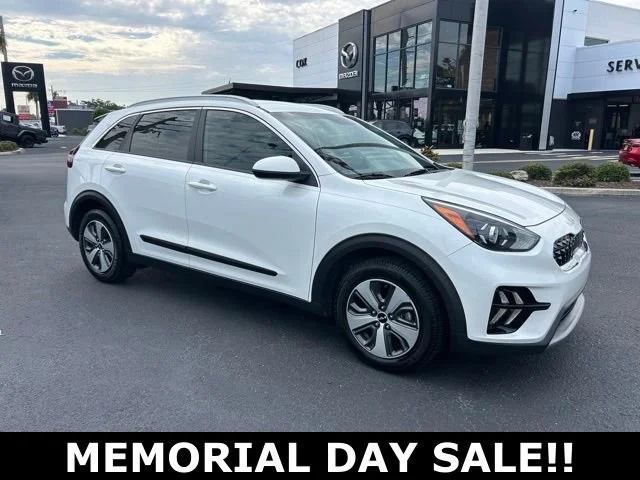 2022 Kia Niro LX's photo