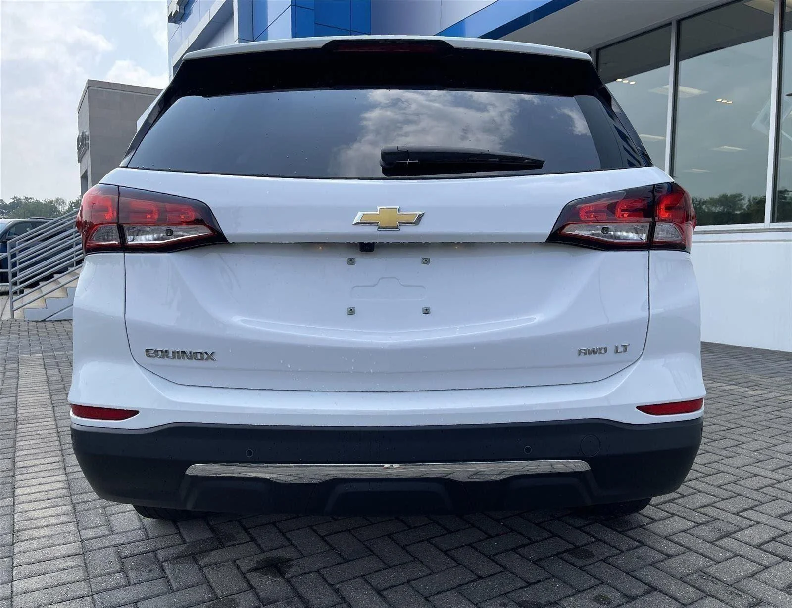 Used 2023 Summit White Chevrolet LT image 4