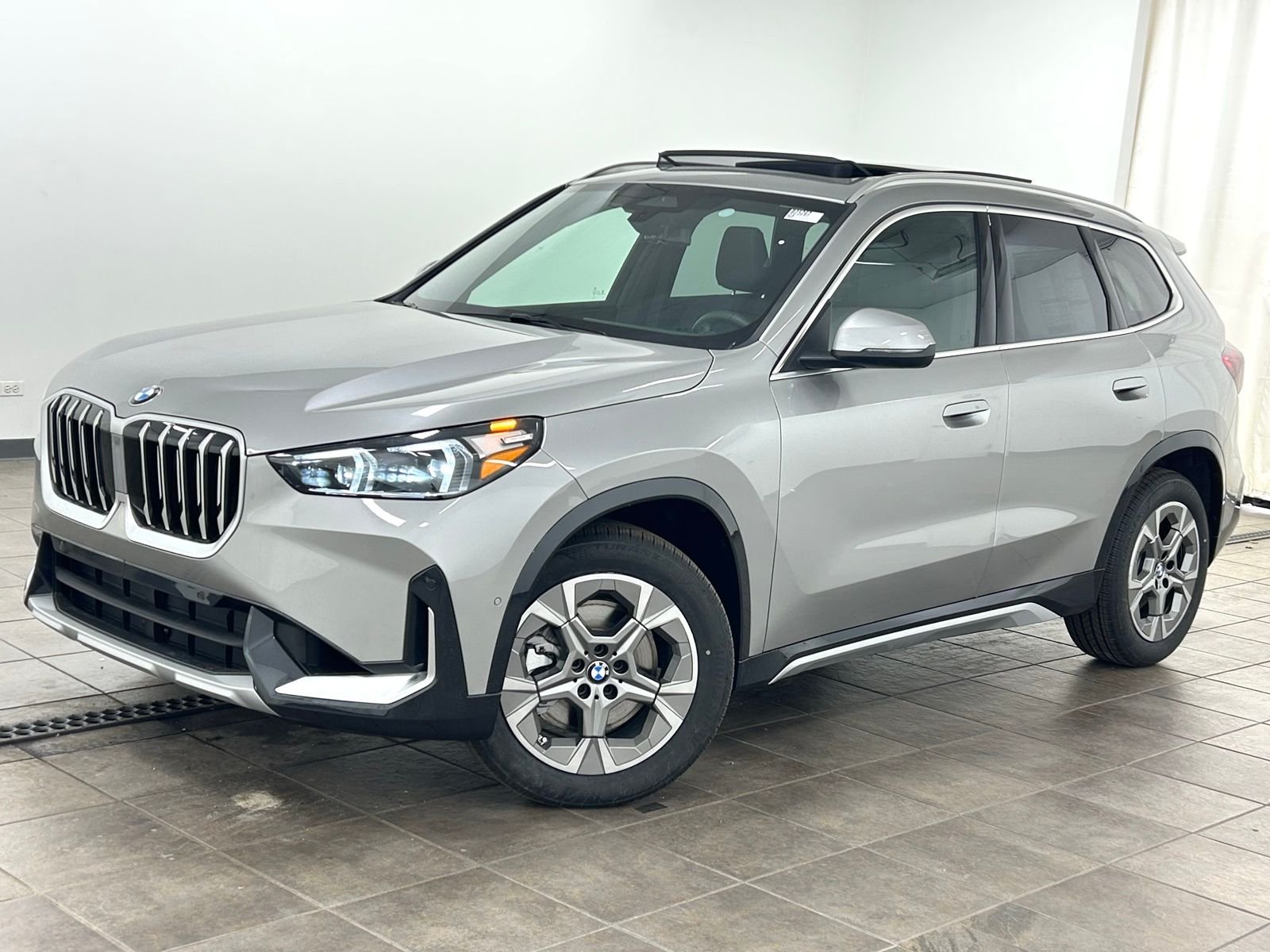 2026 BMW X1 xDrive28i's photo