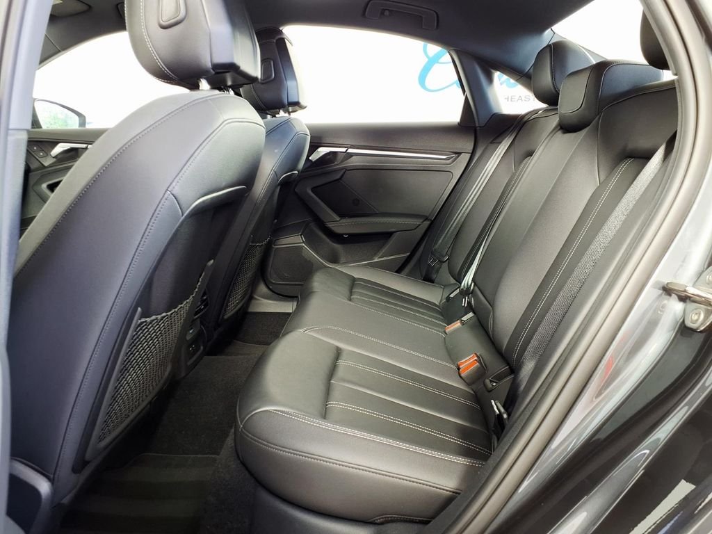 Used 2024  Audi 40 Premium image 8