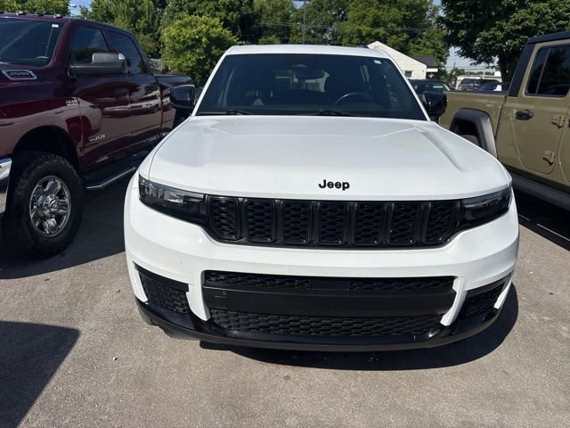 Used 2021 White Jeep Altitude image 2