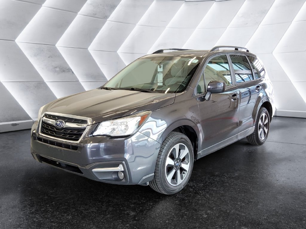Used 2018 Gray Subaru 2.5i Premium image 3