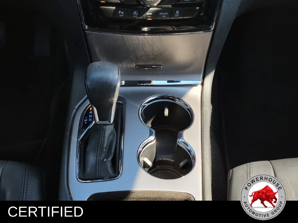 Used 2019 Silver Jeep Limited image 25