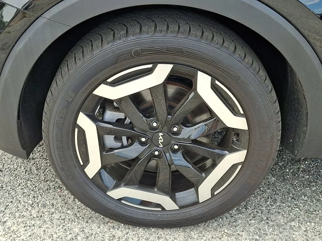 Used 2023 Ebony Black Kia EX image 29