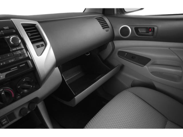 Used 2015  Toyota Base image 15