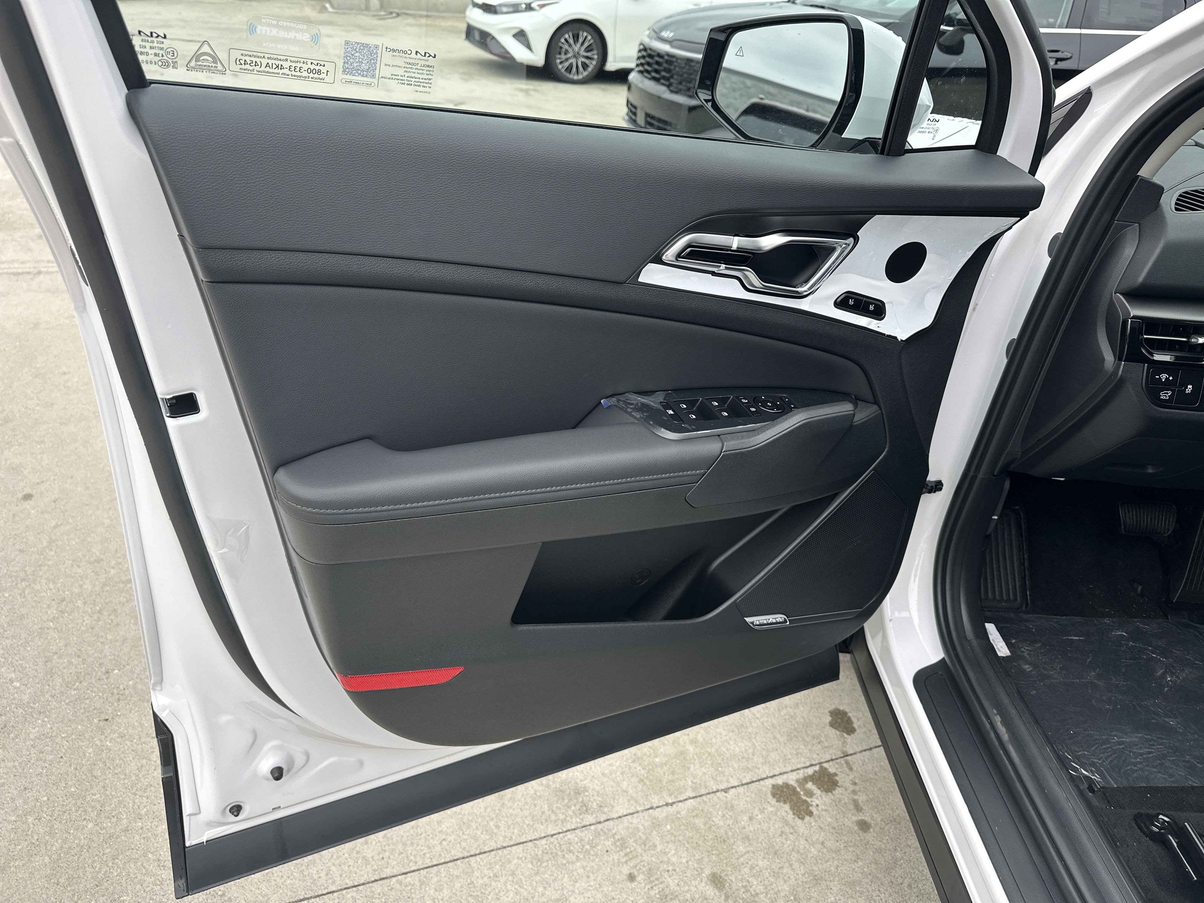 2026 Kia Sportage SX - Photo 11