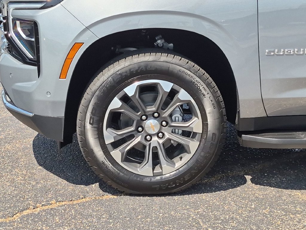 2026 Chevrolet Suburban LT - Photo 11