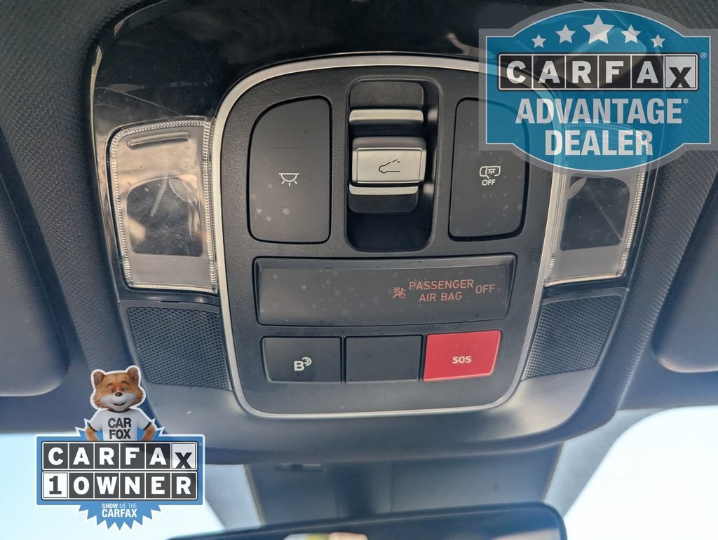 Used 2025  Hyundai Limited image 11