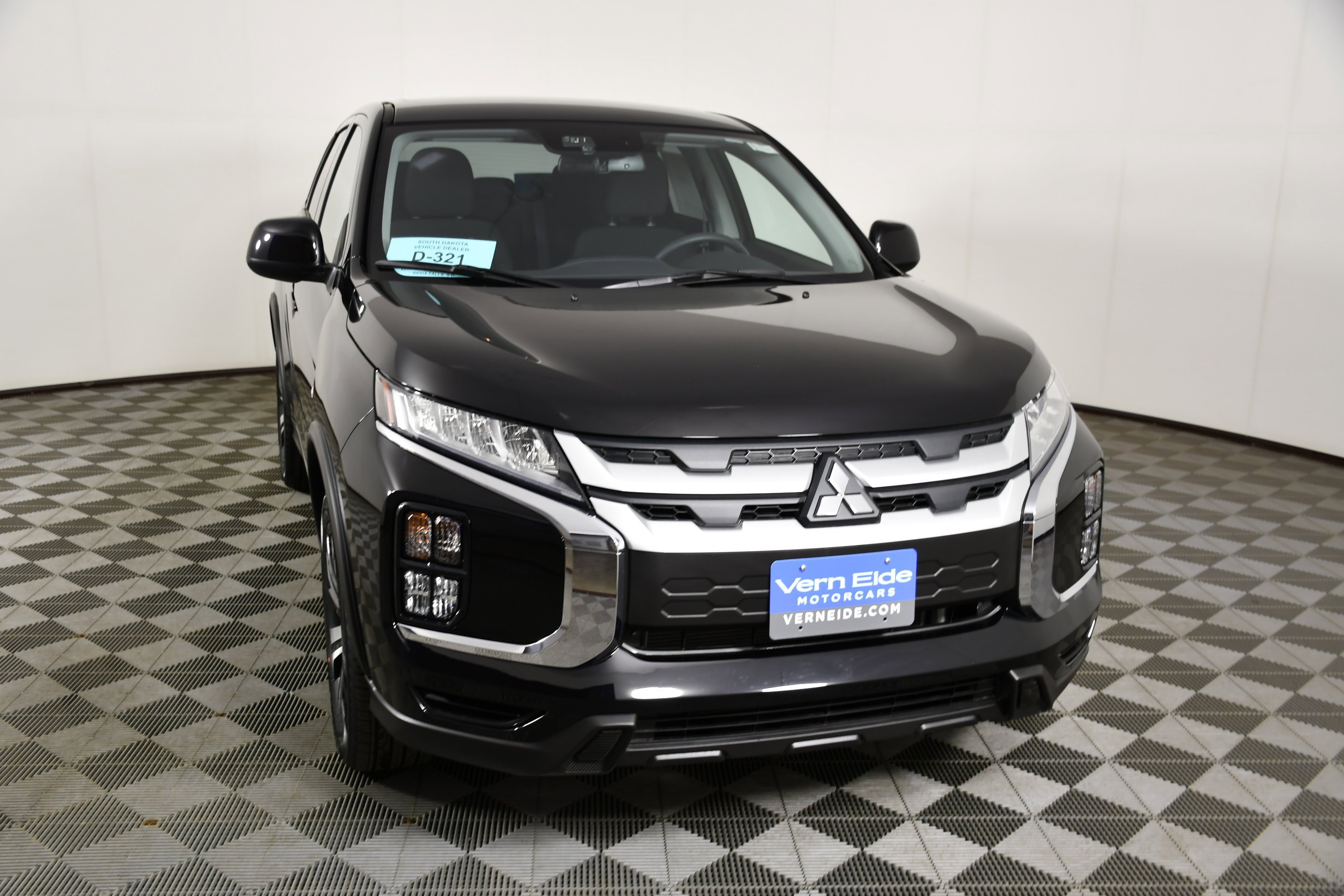 New 2026 Labrador Black Pearl Mitsubishi ES image 3