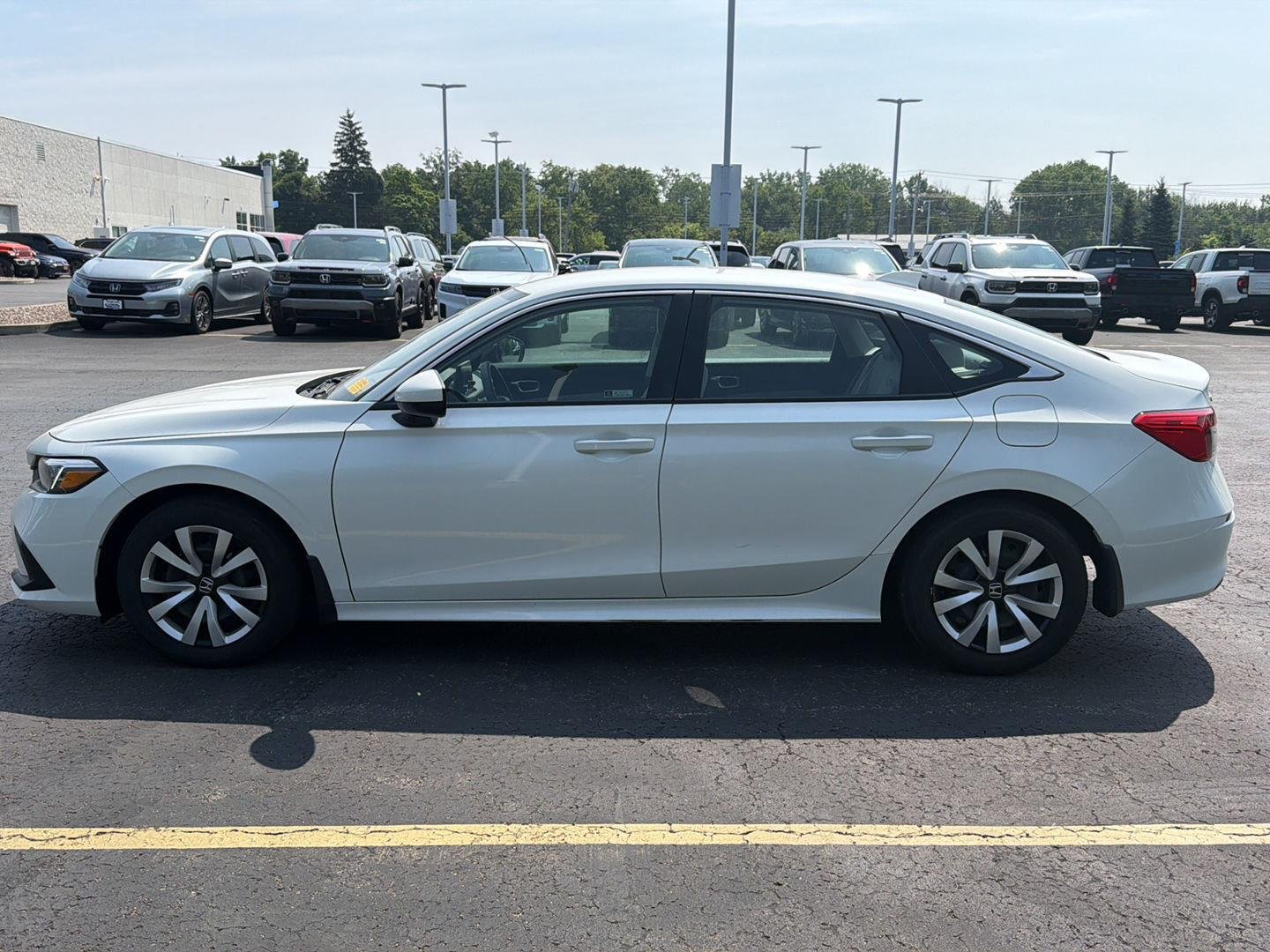 Used 2023 Platinum White Pearl Honda LX image 8