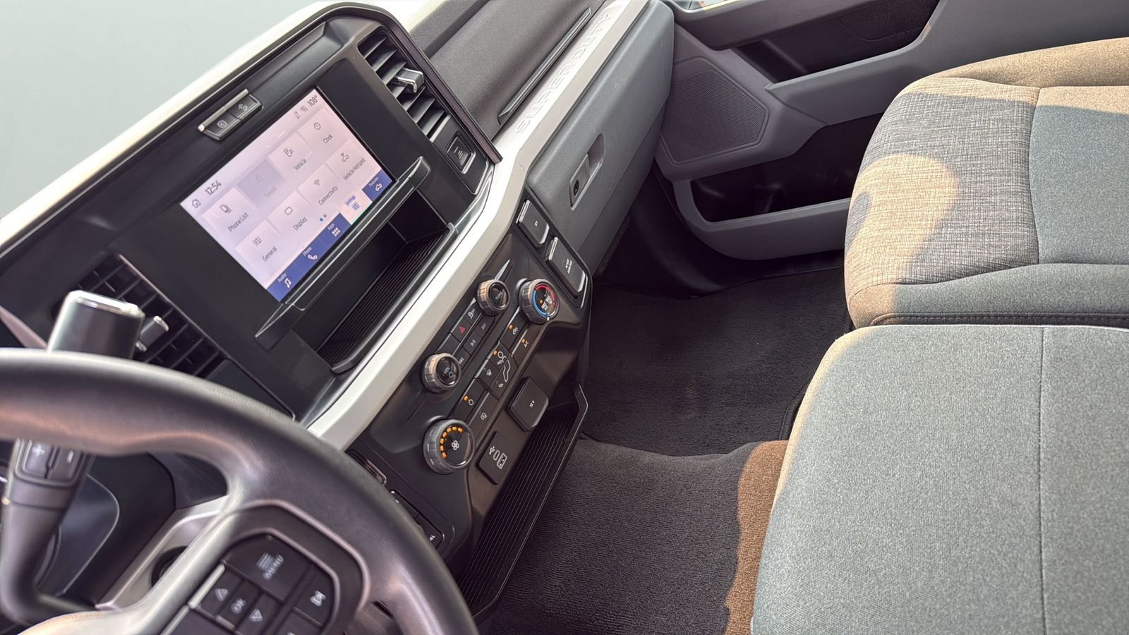 Used 2025 White Ford XLT image 19