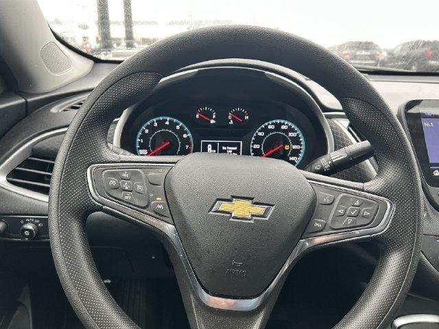 Used 2025 Lakeshore Blue Metallic Chevrolet LT image 16