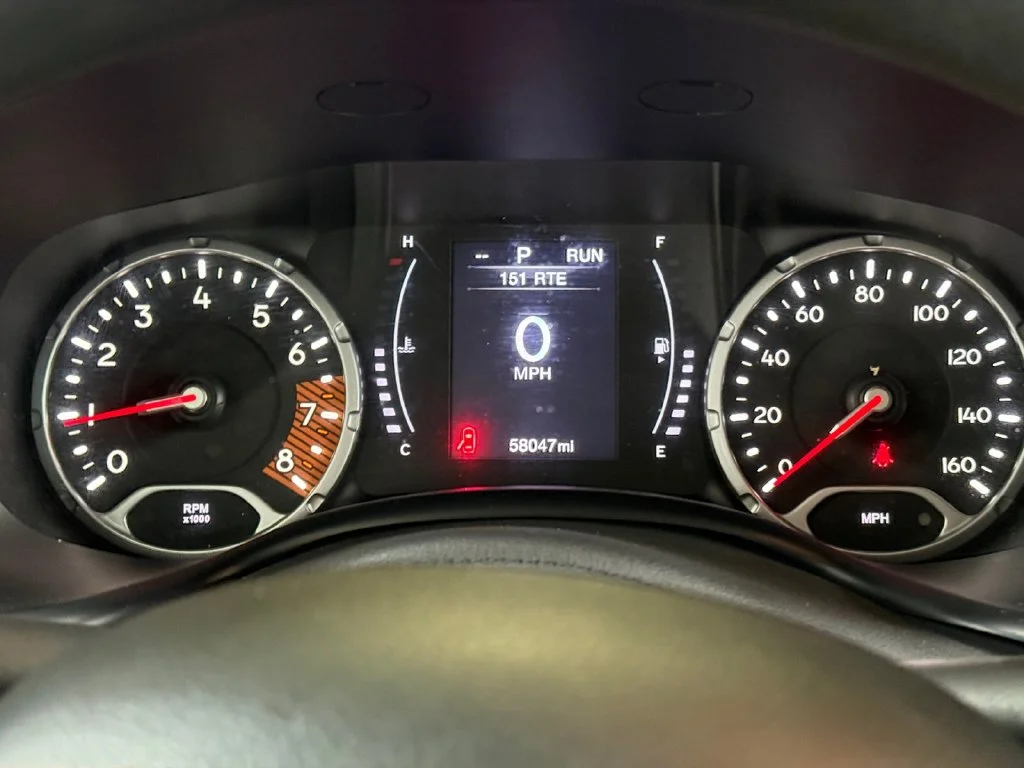 Used 2023 White Jeep Latitude image 14