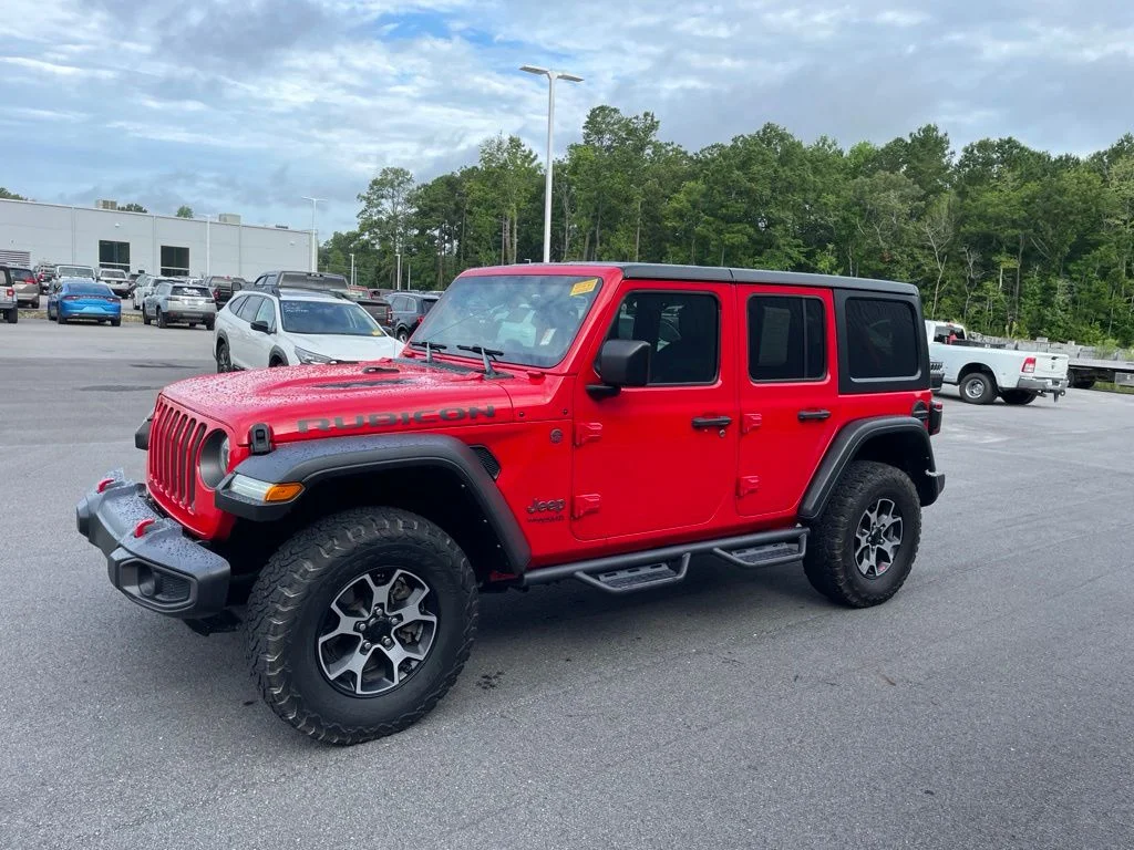 Used 2021 Red Jeep Unlimited Rubicon image 2