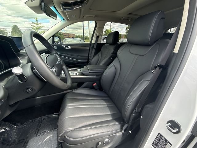 Used 2024 White Genesis 3.5T image 11