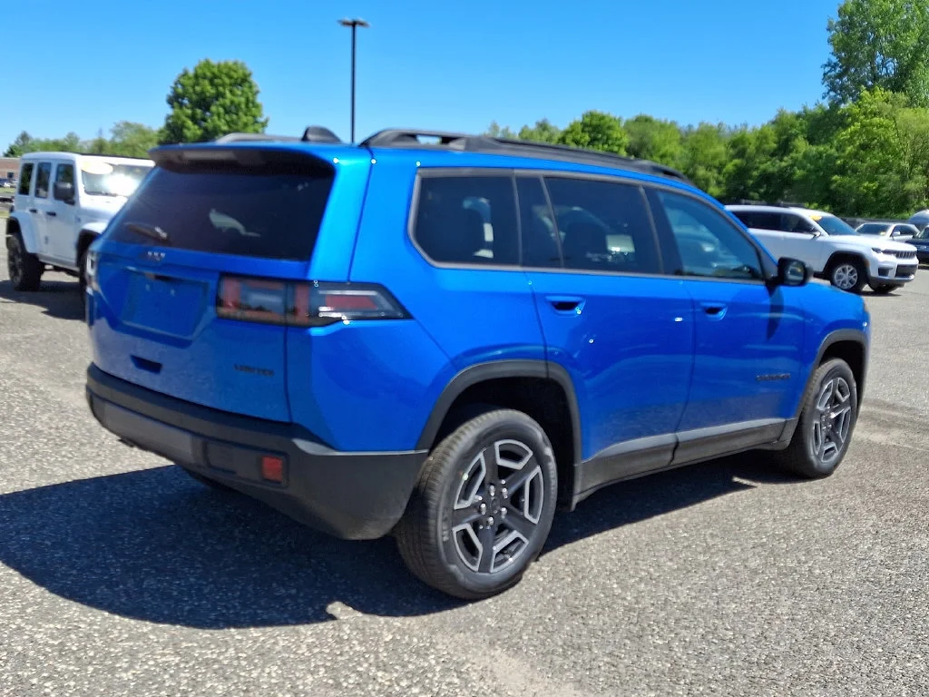 New 2026 Hydro Blue Pearl-Coat Exterior Paint Jeep Limited image 8
