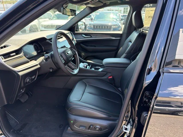 New 2026 Black Jeep  image 12