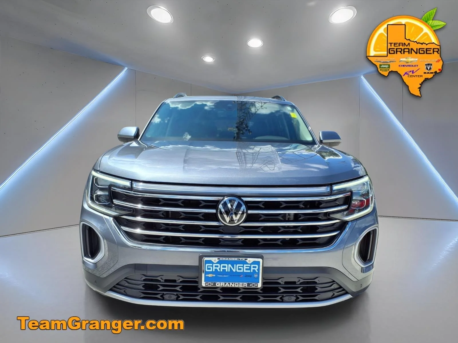 Used 2024 Gray Volkswagen 2.0T SE w/Technology image 7