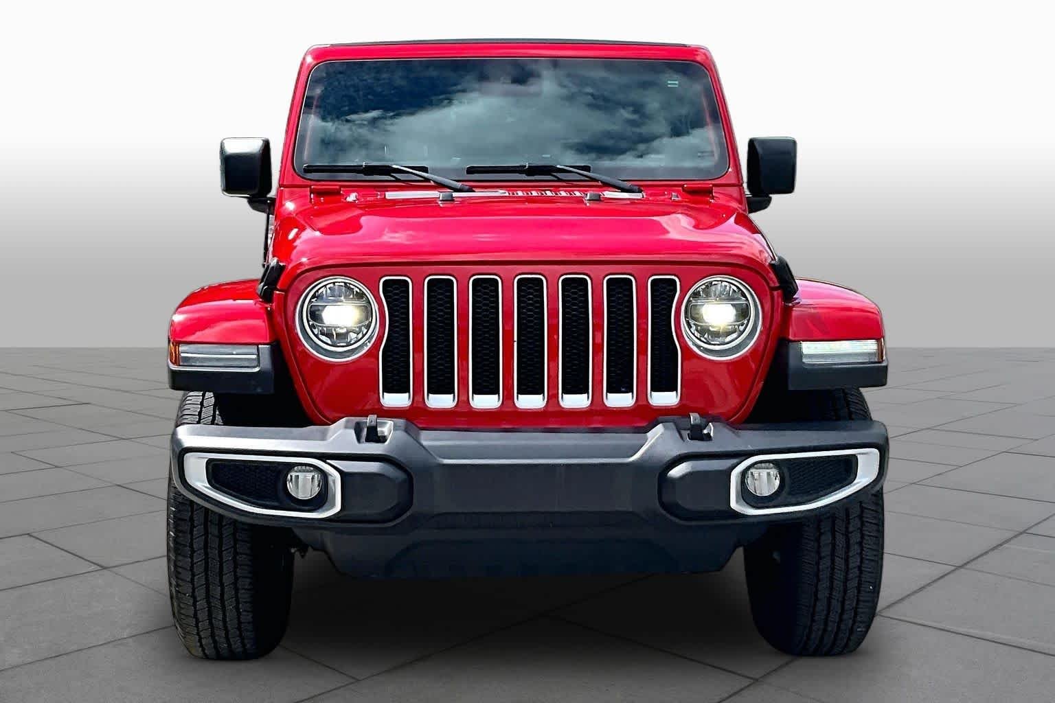Used 2021 Firecracker Red Clearcoat Jeep Unlimited Sahara image 4