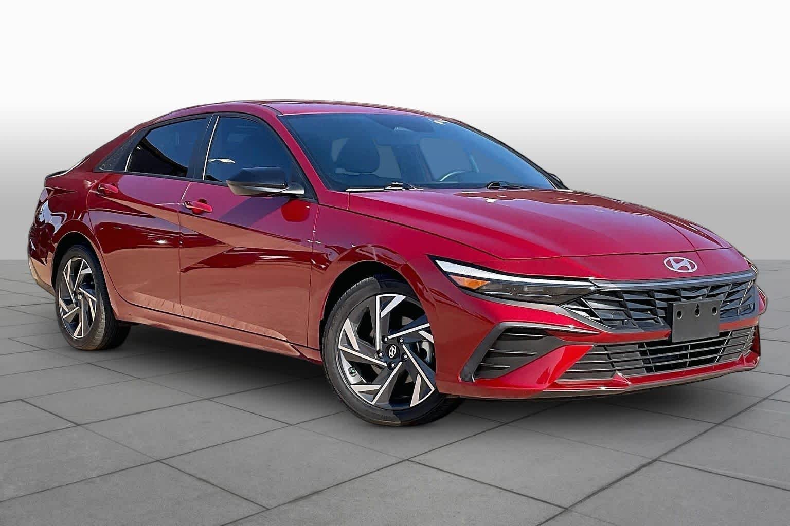 Pre-Owned 2025 Hyundai Elantra SEL Sport
