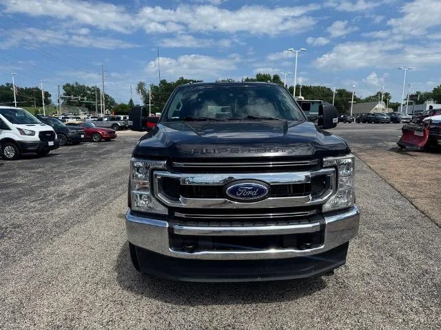 Used 2020 Black Metallic Ford  image 2