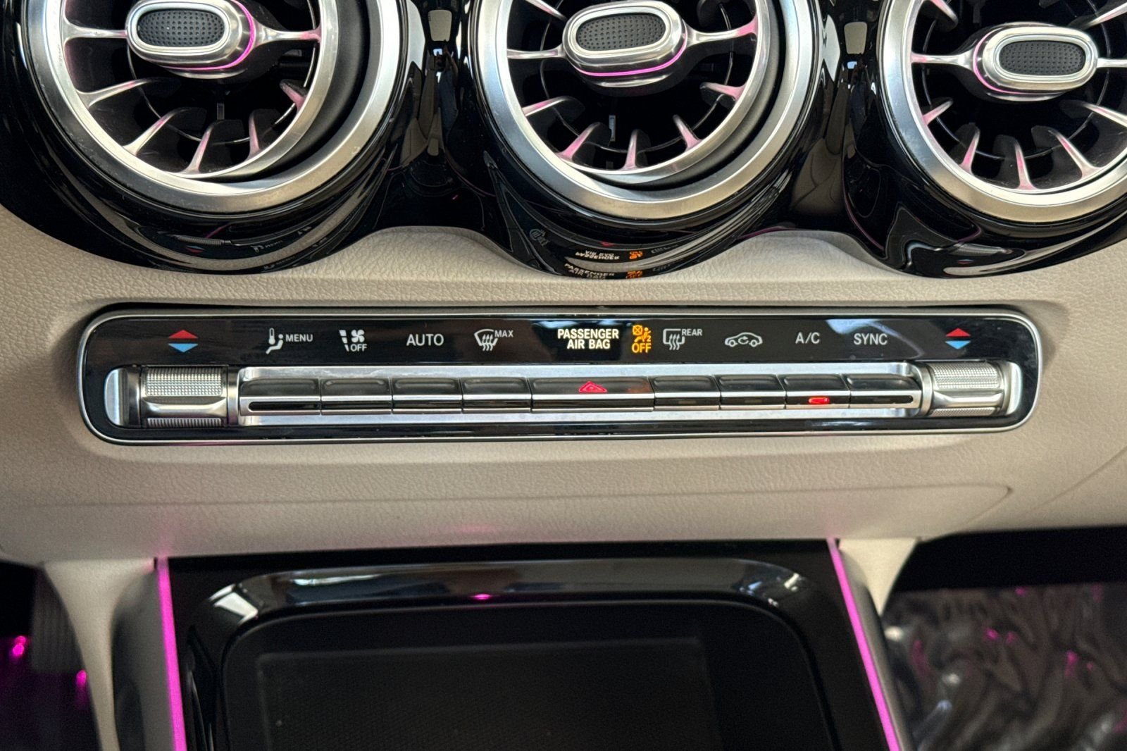 Used 2021  Mercedes-Benz 250 image 21