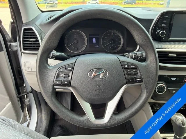 Used 2019 Molten Silver Hyundai SE image 10