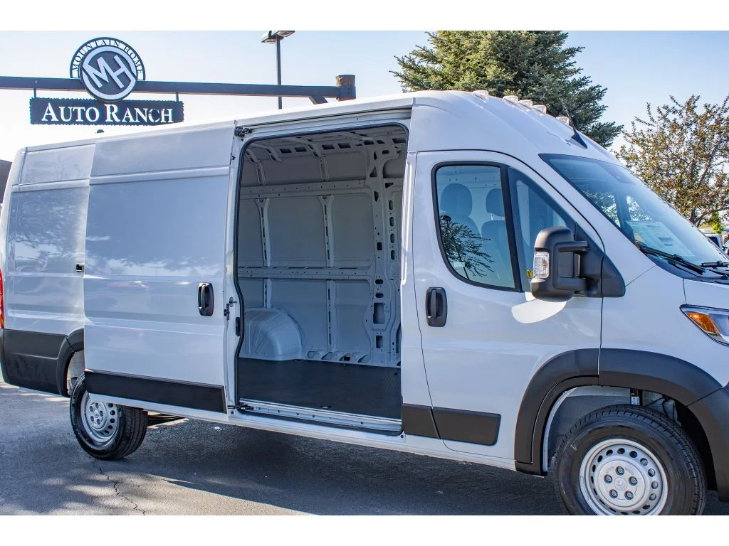 New 2026 Bright White Clearcoat Ram Tradesman image 19