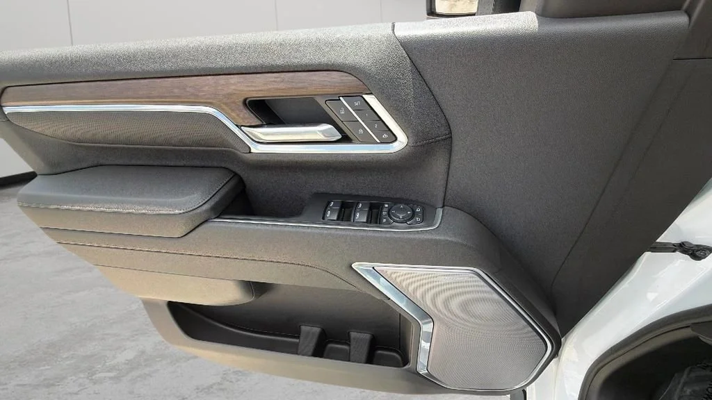 Used 2024 Summit White Chevrolet High Country image 25