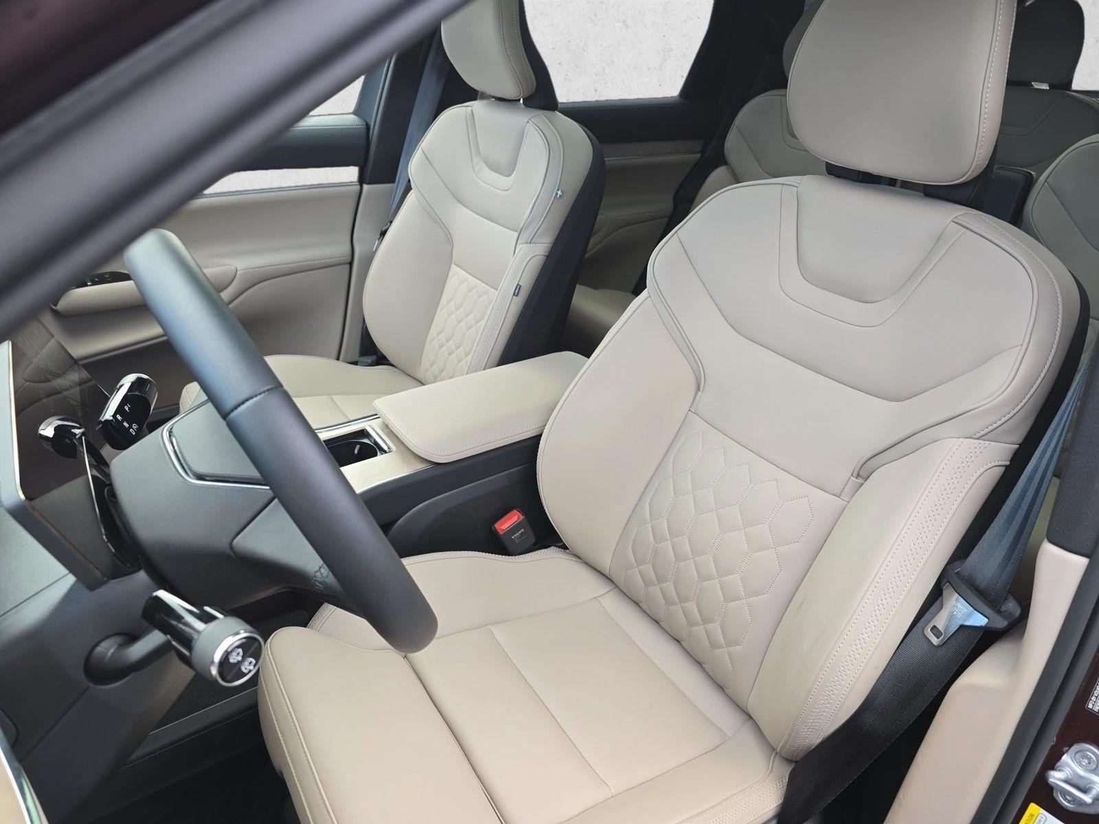 Used 2025 Mulberry Metallic Volvo Ultra image 15