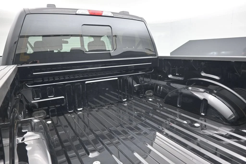 New 2026 Agate Black Metallic Ford XLT image 23