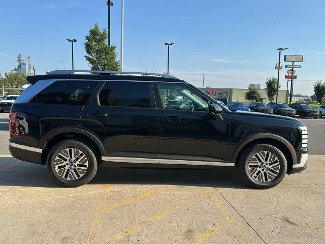 New 2026 Black Hyundai SEL image 4