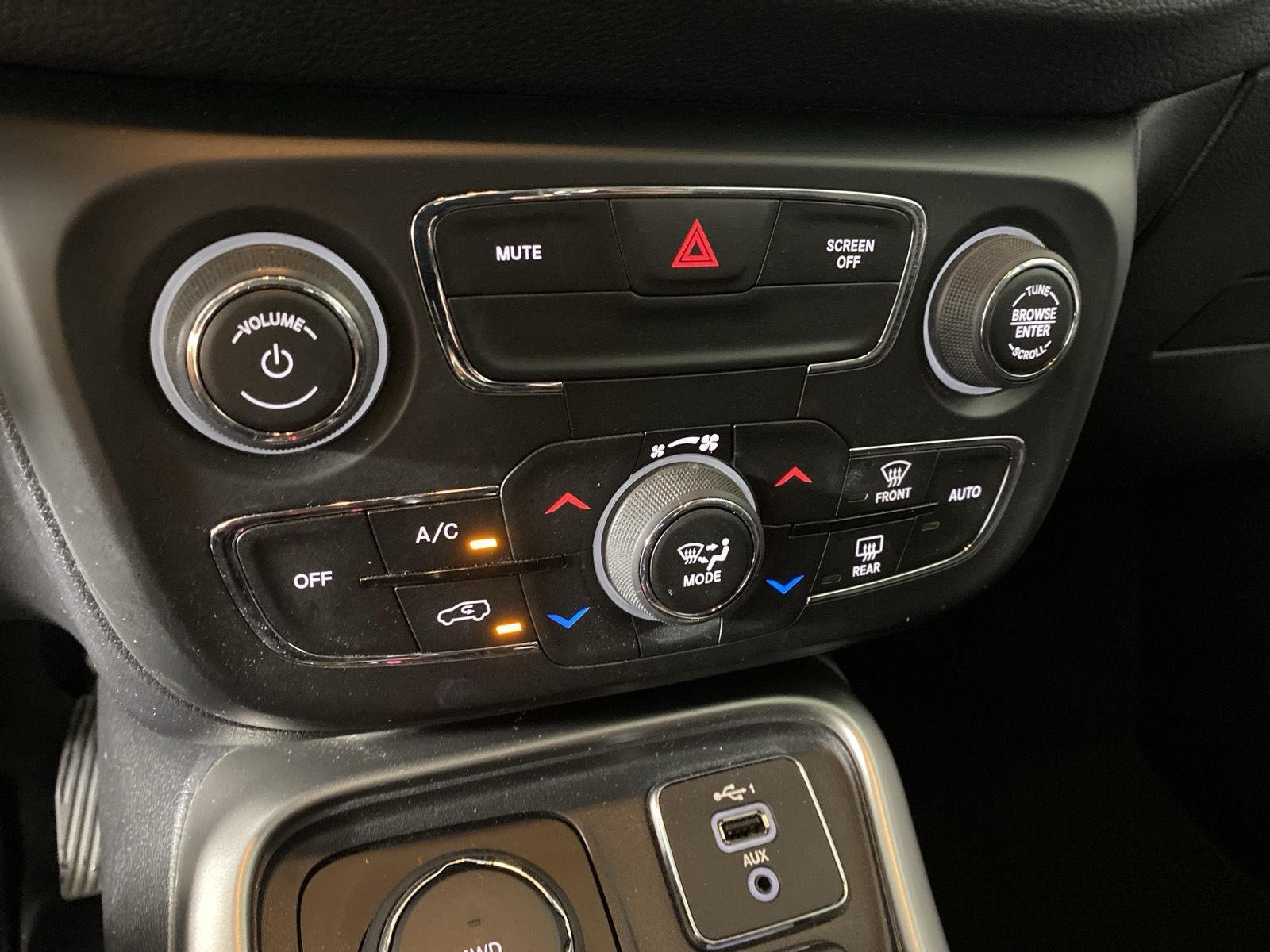 Used 2021 Bl Jeep Latitude image 18