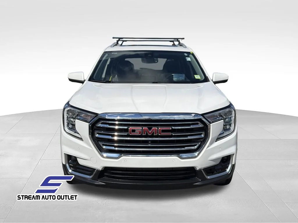Used 2022 White GMC SLT image 2