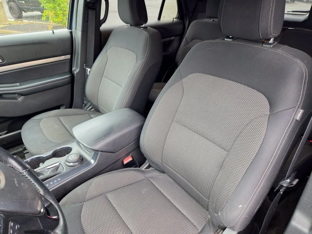 Used 2018 Blue Ford XLT image 12