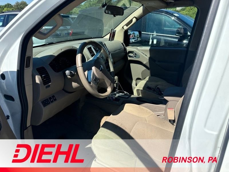 Used 2016 White Nissan SV image 5