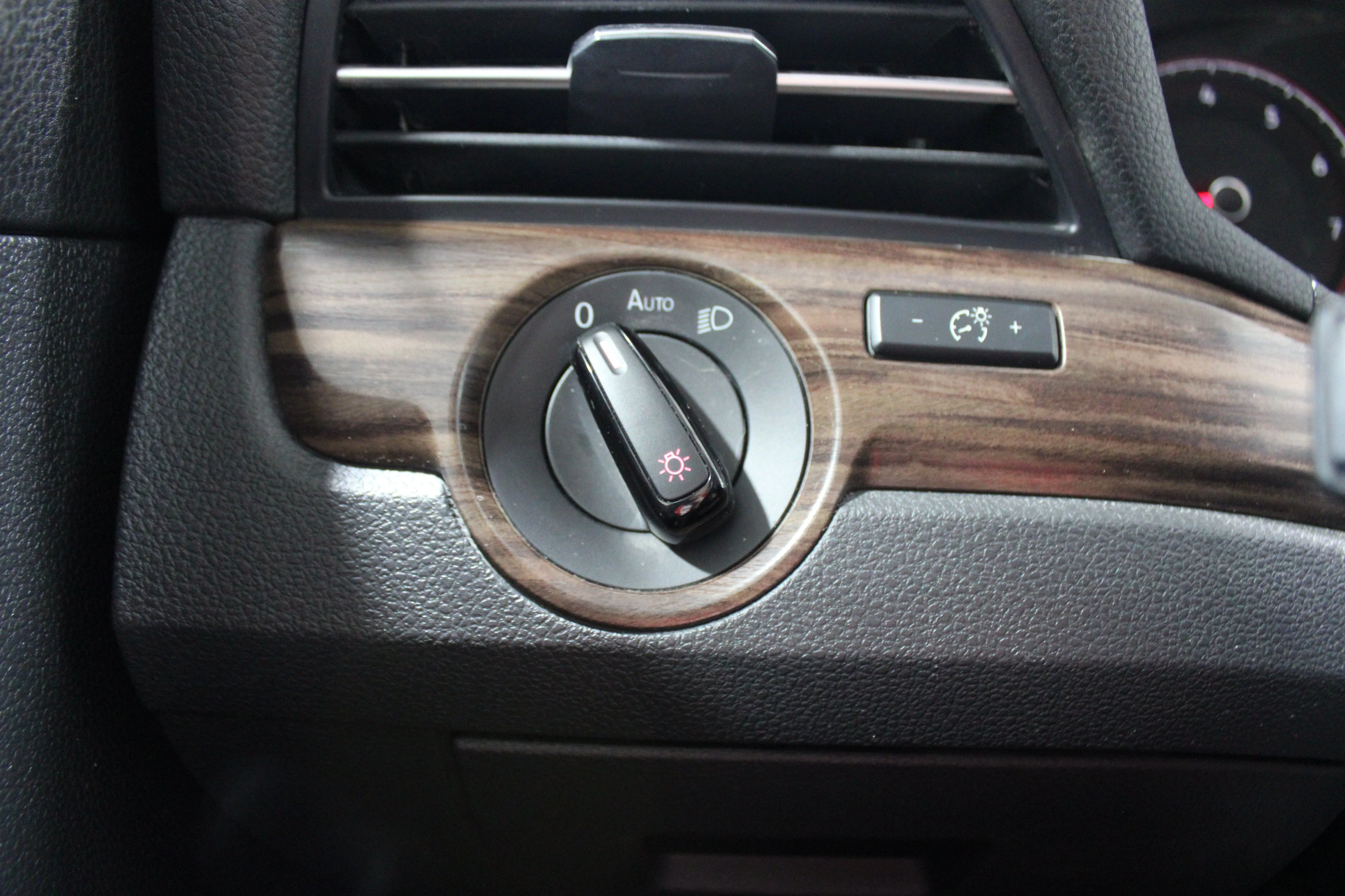 2022 Volkswagen Passat Limited Edition - Photo 8