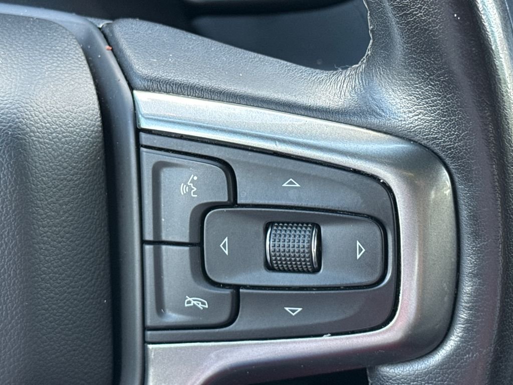 Used 2021 Black Chevrolet Z71 image 26