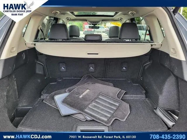 Used 2023 Gray Nissan SL image 28