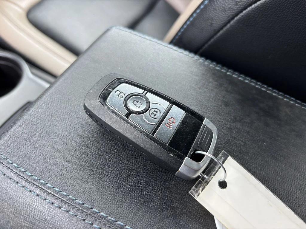 Used 2024 Gray Ford Wildtrak image 34