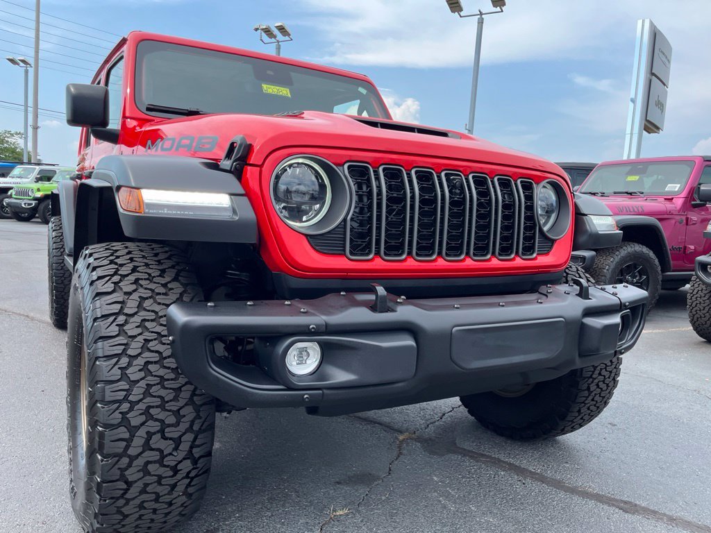 New 2026 Firecracker Red Clear-Coat Exterior Paint Jeep Moab 392 image 57