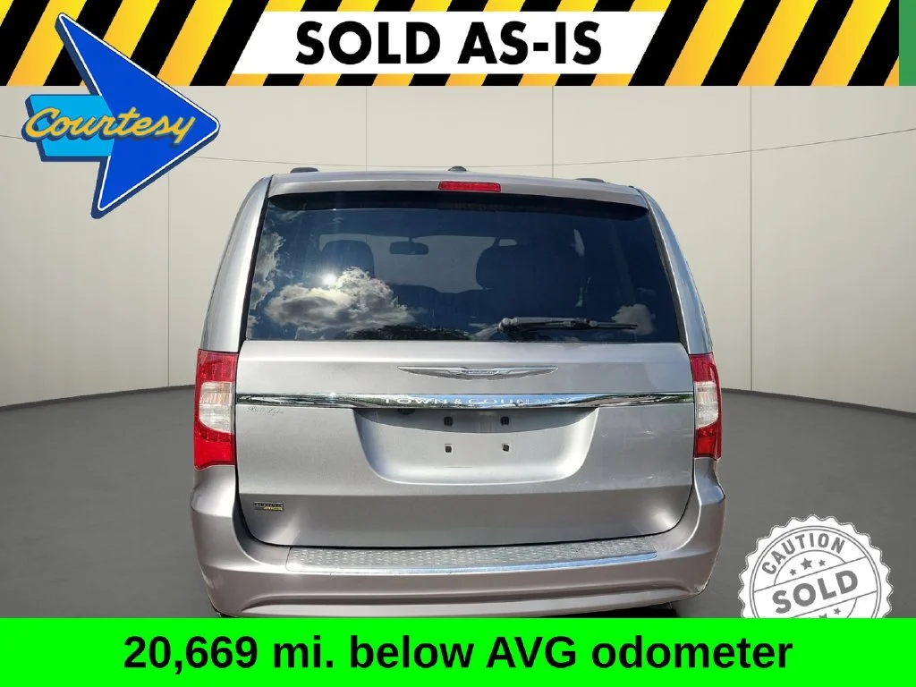 Used 2014 Silver Chrysler Touring image 6