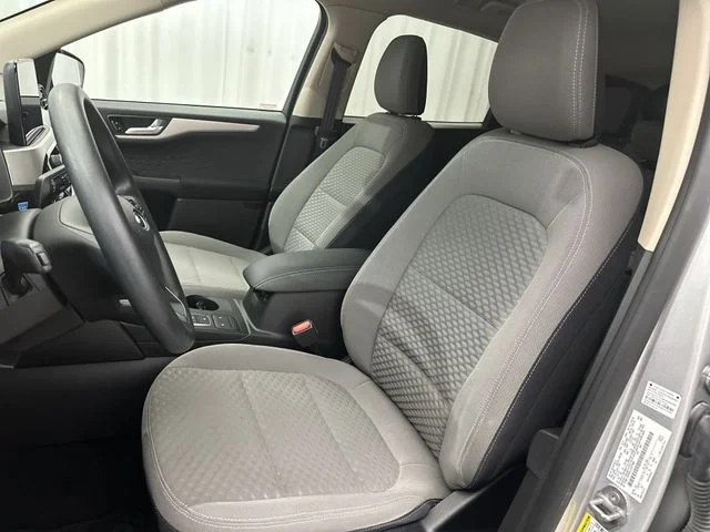 Used 2020 Silver Ford SE image 15