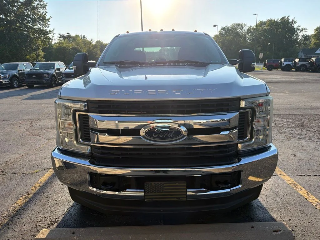 Used 2017 Silver Ford XL image 9
