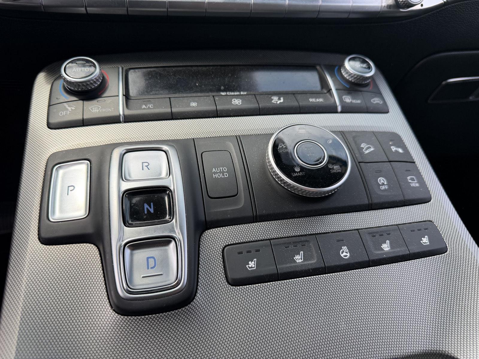 Used 2022 Hyper White Hyundai Limited image 8
