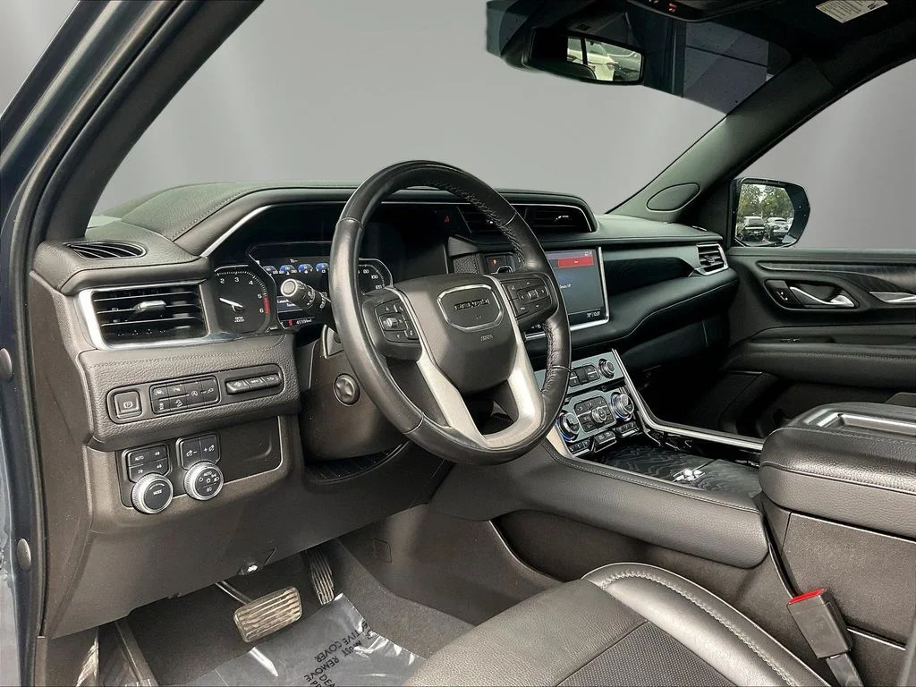 Used 2021 Hunter Green GMC Denali image 16