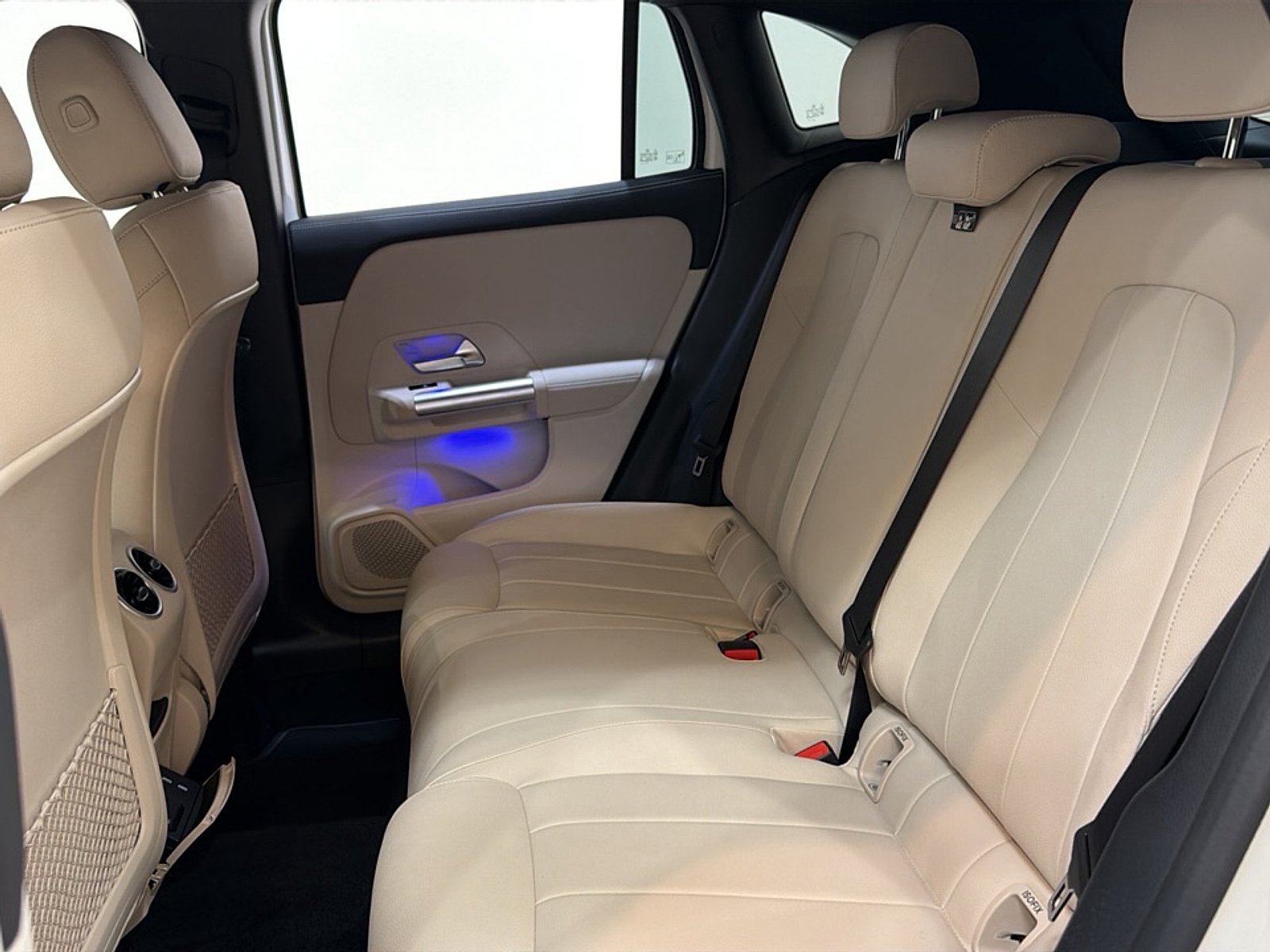 Certified Used 2025 Polar White Mercedes-Benz 4MATIC® image 15
